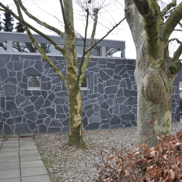 Steinplattenfassade - Wand.