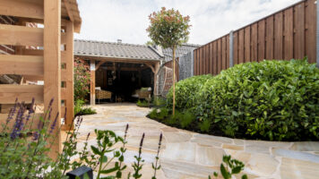 Natursteinterrasse - Diese Terrasse wurde gebaut von Deterrasbouwer.nl Fotografie: Contique