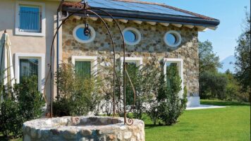 Die Collinare Stone Strips an einem italienischen Haus