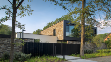 Exklusives Haus mit modernem Look und kontrastierenden Geopietra Verblendsteine Moderno. Copyright: The Art of Living