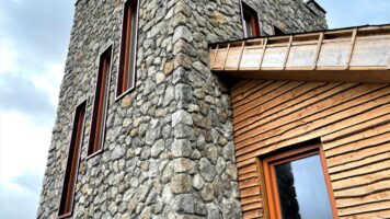 Steinstreifen als Fassadenverkleidung – Orio Architecten
