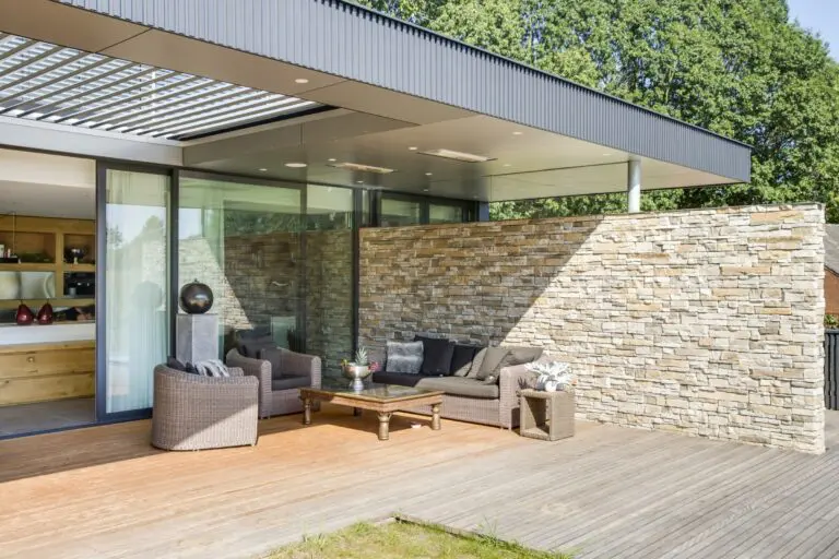 Veranda mit Verblendsteine- überdachte Terrasse - Montepanel.
